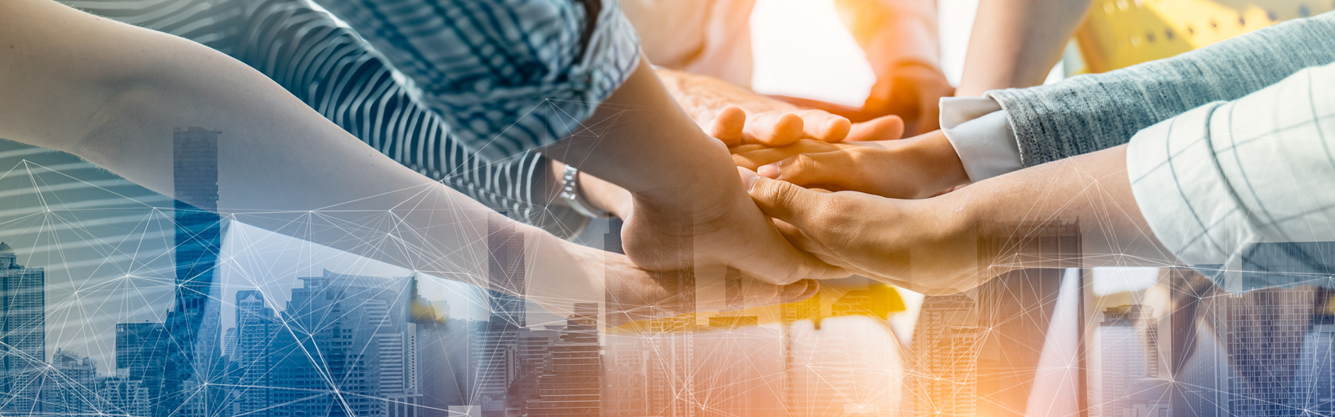 人々が社会のために協力するイメージ